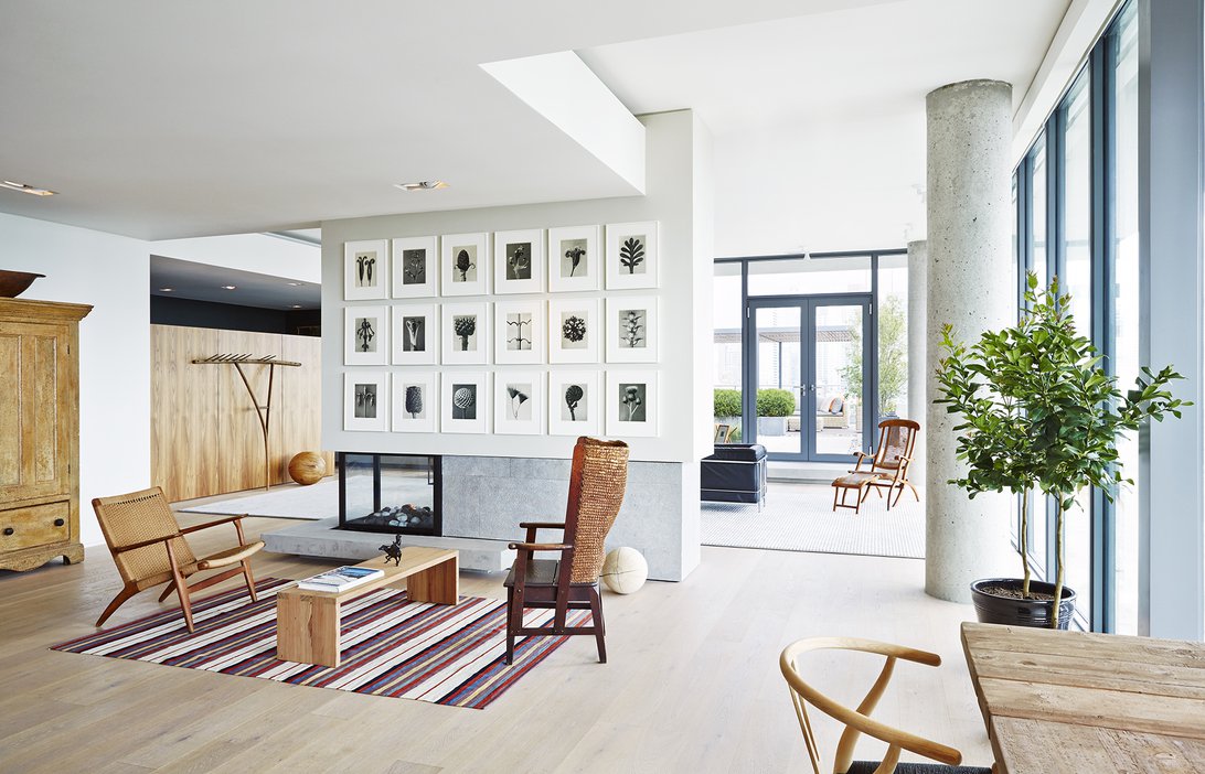 deacon-penthouse-kitchen-sitting-andrewjonesdesign-38942.jpg