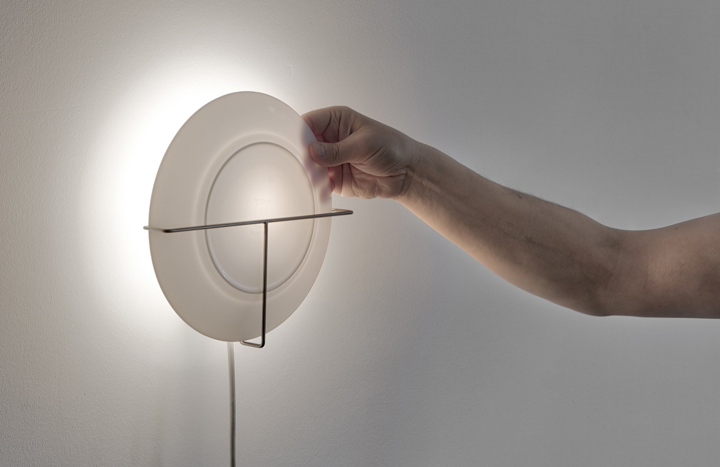 rcafe-plate-light1-andrewjonesdesign-12640.jpg